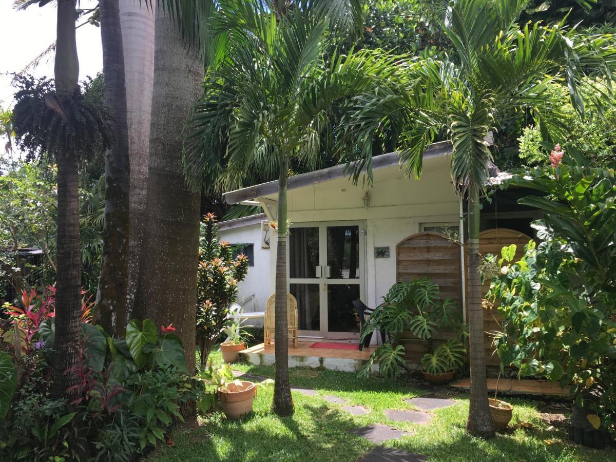 Le Medinilla Bed & Breakfast Bras-Panon Exterior photo