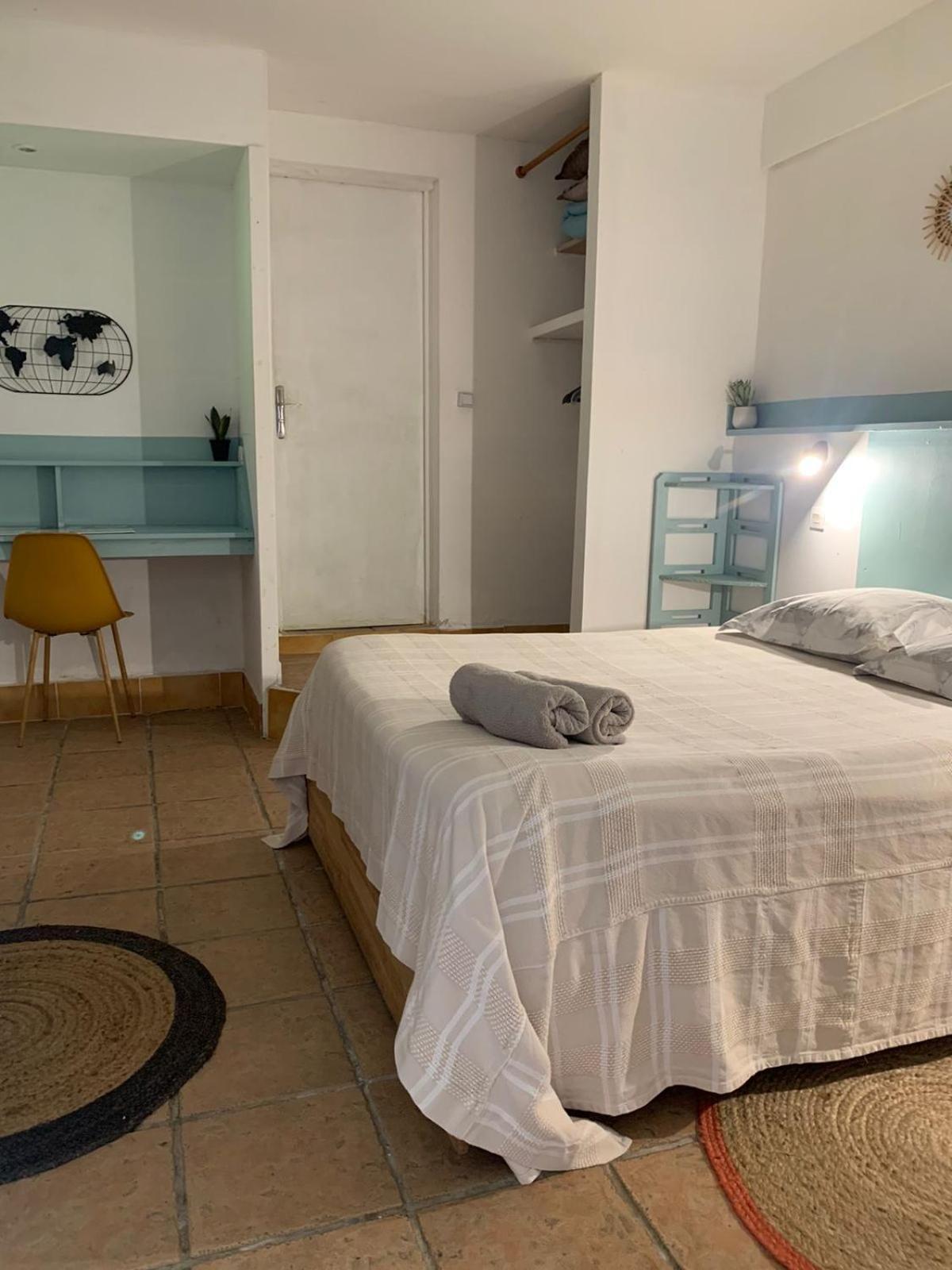 Le Medinilla Bed & Breakfast Bras-Panon Exterior photo